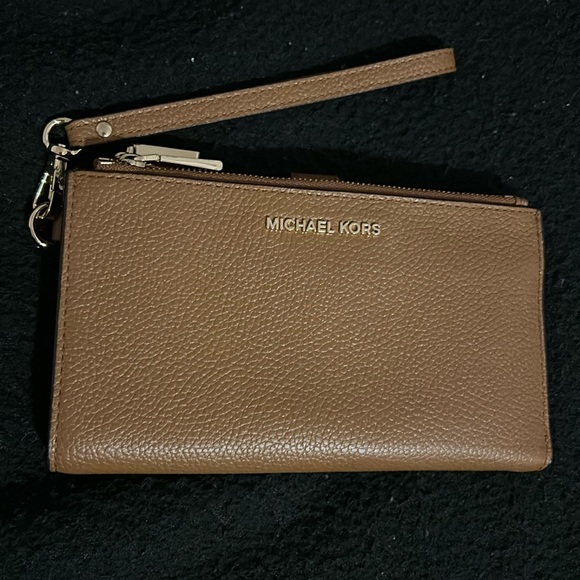 Tan color wristlet wallet, Michael Kors - Picture 1 of 2